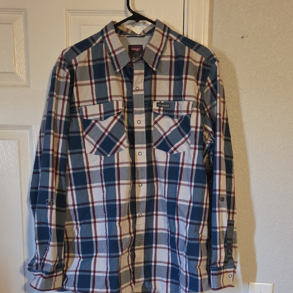 Wrangler Men's Navy and White Plaid Button Down Shirt